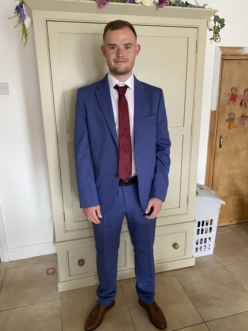 Thetombo100