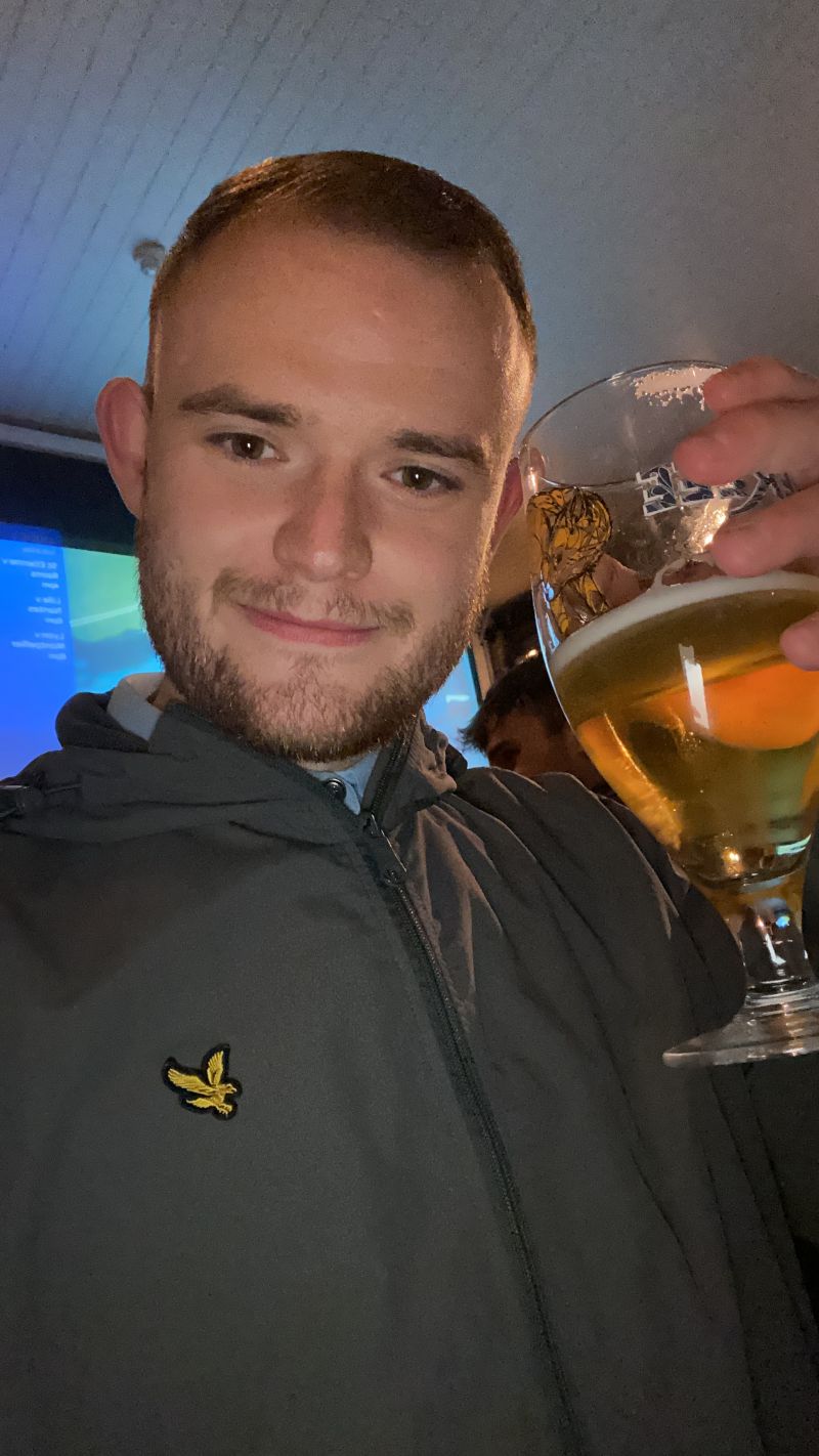 Thetombo100